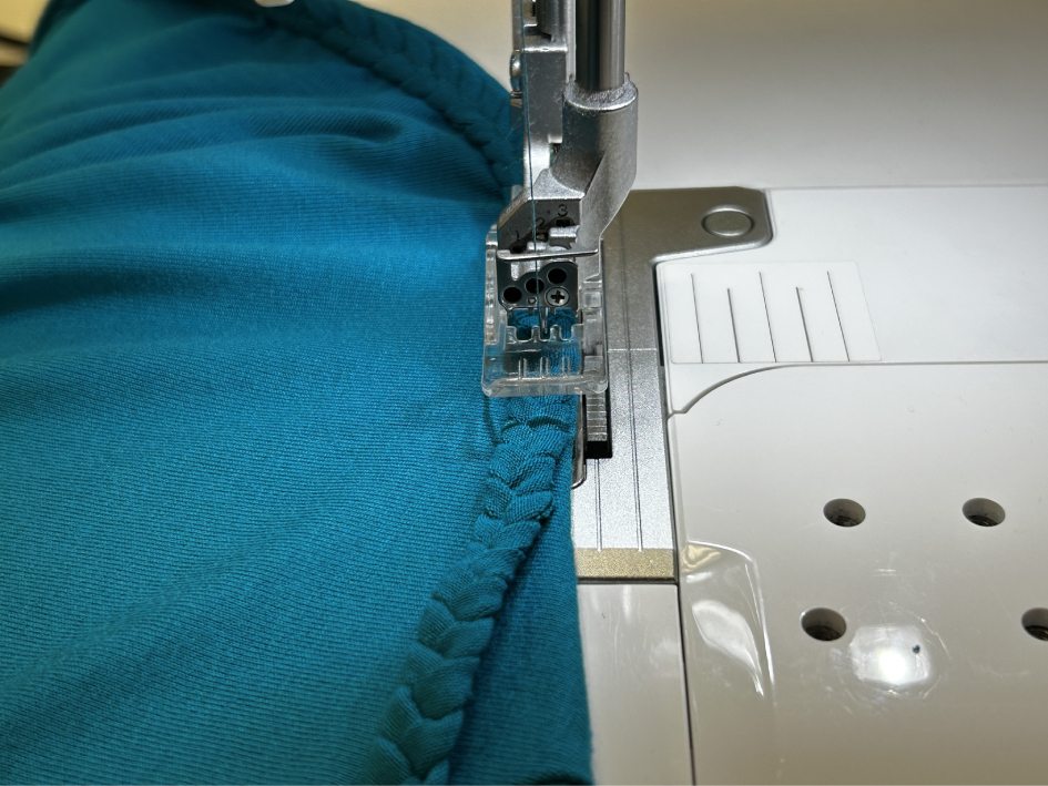 Cop na založeném průkrčníku (5)